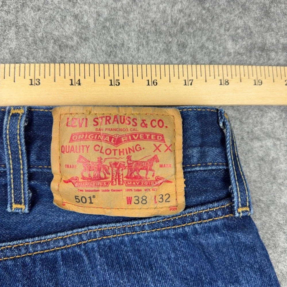 VTG Levi's 501 Jeans Mens 38x32 Blue Original Fit Straight Leg Cotton Denim Y2K
